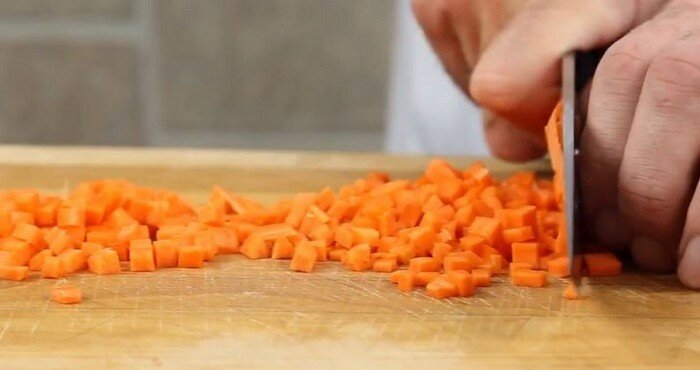 нарезка моркови кубиками