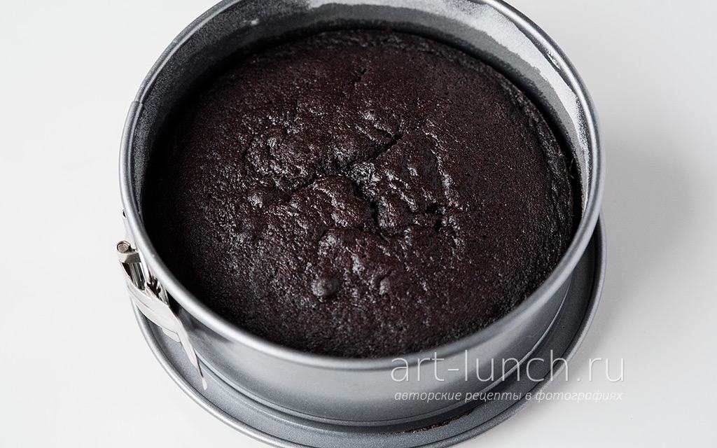 чёрный шоколадный бисквит