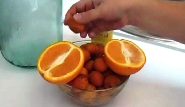 kompot-iz-abrikosov-i-apelsina (2)