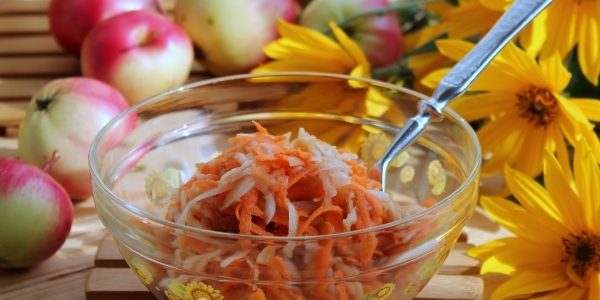 Топинамбур рецепты: Сладкий салат с топинамбуром, яблоком и морковью