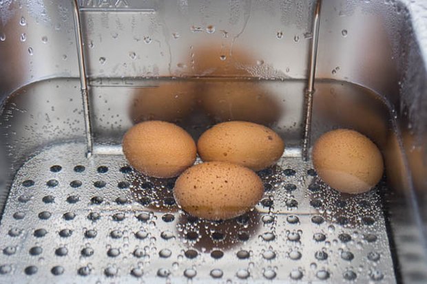 5 способов приготовить яйца пашот. Изображение № 6.