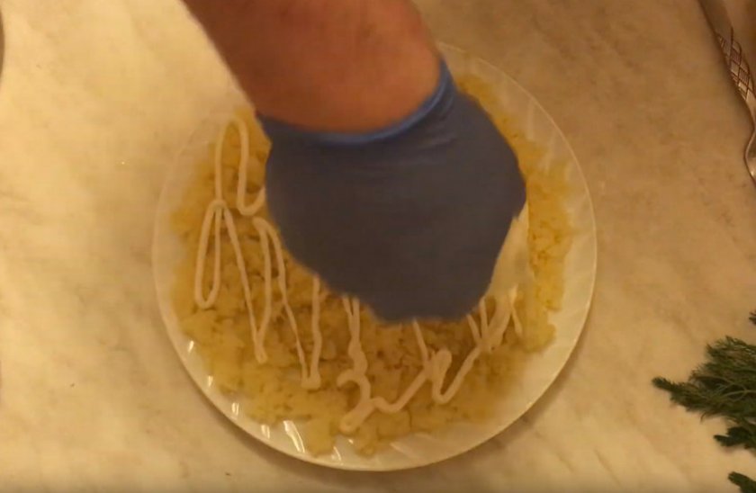Салат с картошкой слоями