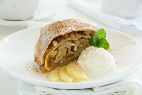 Viennese strudel with vanilla sauce.