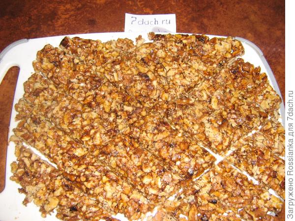 Режем на кусочки.