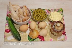 Куриный салат с огурцами и горошком : Ингредиенты