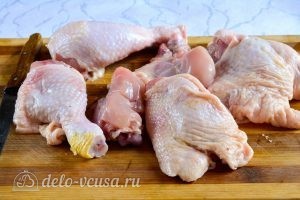 Курица в майонезе: Куриные окорочка разрезать