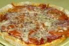 Пицца с сыром в мультиварке
