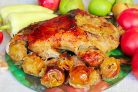 Утка в рукаве с яблоками, чесноком и медом