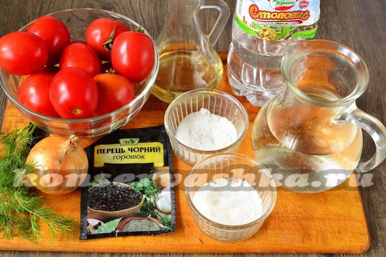 Ингредиенты для приготовления помидоров с луком половинками на зиму