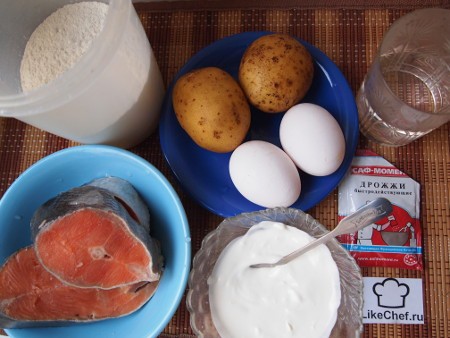 Ингредиенты для рыбного пирога в мультиварке