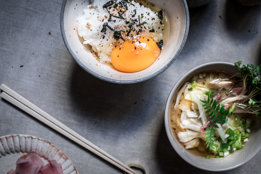tamago kake gohan (japanese rice and egg bowl) 
