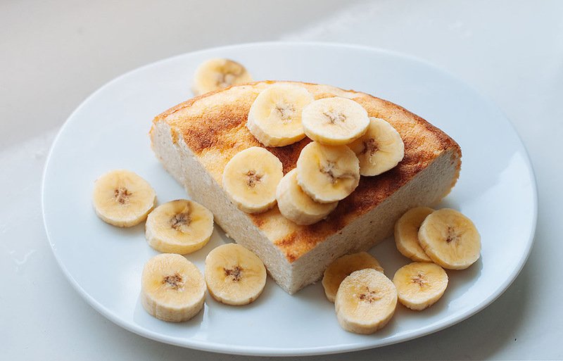 Пирог с творогом и бананом в мультиварке