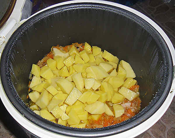Картофель с салом в мультиварке