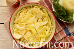 Капуста, тушенная с картошкой в мультиварке