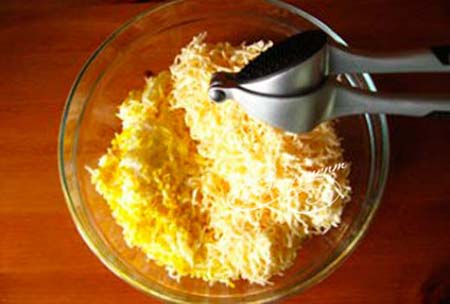 Плавленый сыр с чесноком и майонезом