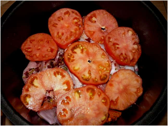 добавить томаты