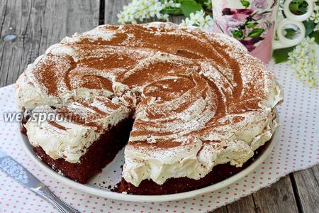 Фото рецепта Шоколадный пирог с меренгой