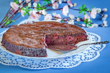 Фото рецепта Шоколадно-вишнёвый пирог