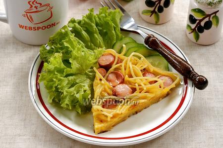 Фото рецепта Запеканка из макарон с сосисками на сковороде
