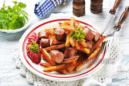 Фото рецепта Жареная картошка с сосисками на сковороде