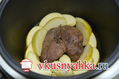 Утиная грудка с яблоками в мультиварке, приготовление, шаг 6