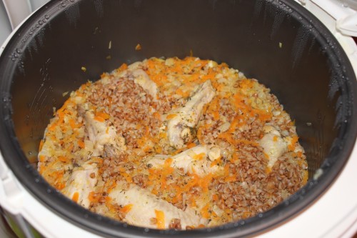 Гречка с куриными ножками в мультиварке
