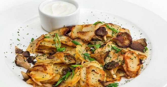 Опята жареные с картошкой - оригинальные рецепты осеннего блюда на любой вкус!