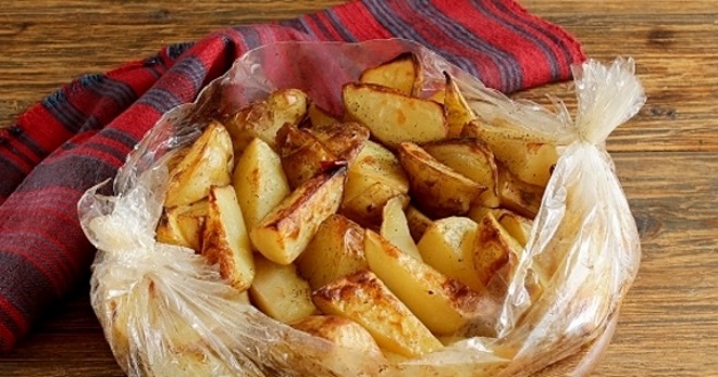 Картошка в рукаве в духовке - лучшие рецепты блюд на каждый день и для праздника