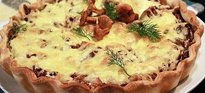 Пирог с маринованными грибами и картофелем