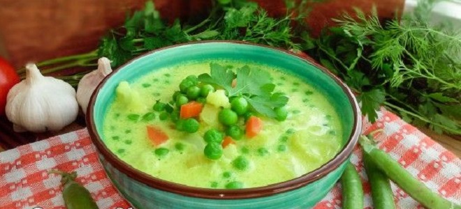 Суп из свежего зеленого горошка