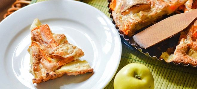 Заливной пирог с тыквой и яблоками