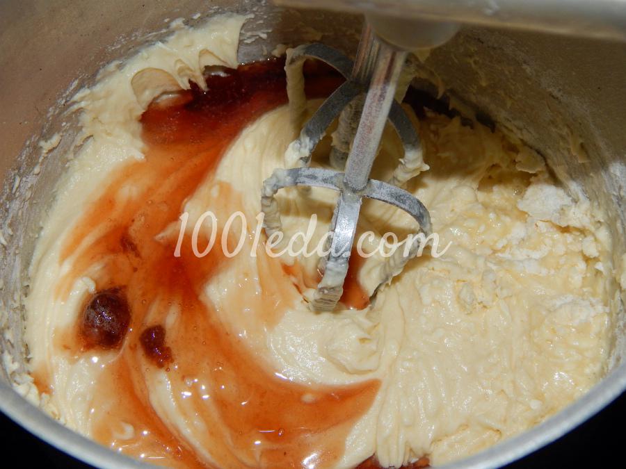 Яблочная шарлотка-перевертыш с клубничным вкусом и кедровыми орешками: рецепт с пошаговым фото - Шаг №2