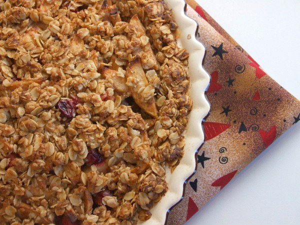 Apple Cranberry Pie with Oatmeal Cookie Crust