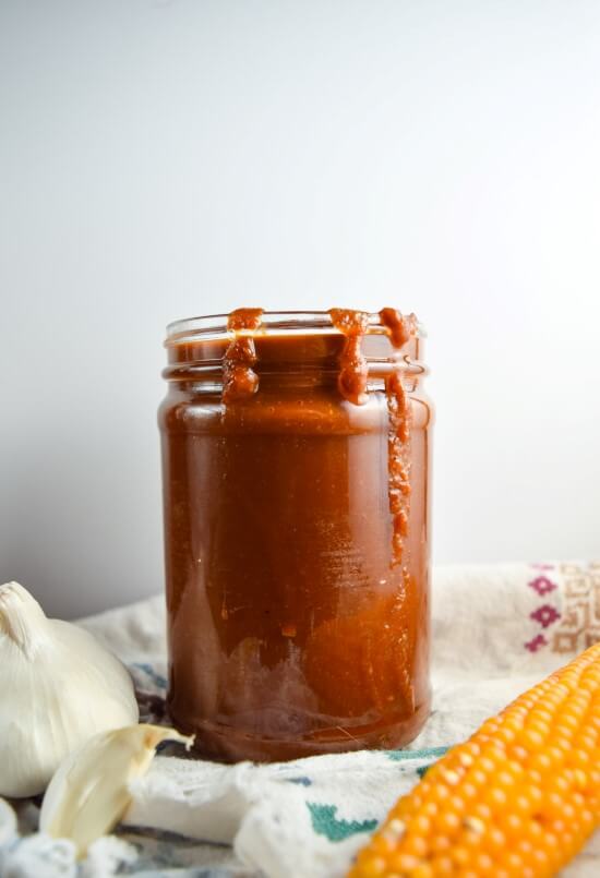 Roasted Garlic Sriracha BBQ Sauce 