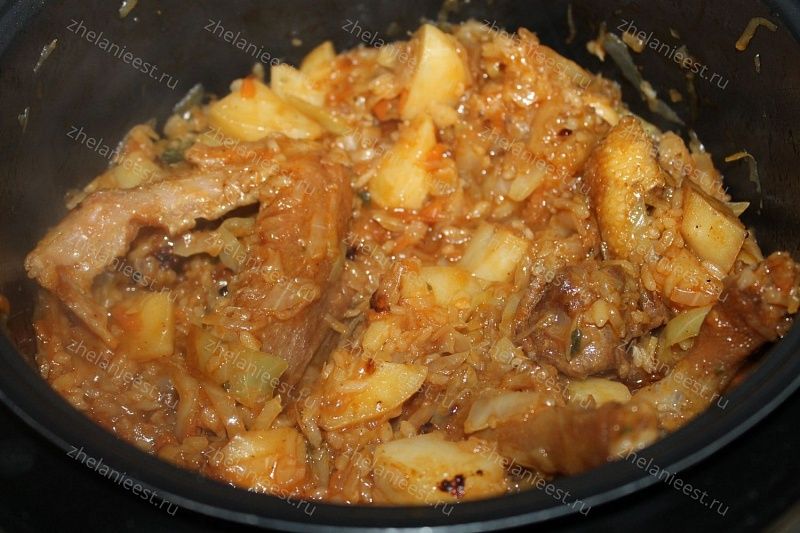 Утка, тушеная с капустой, картофелем и рисом в мультиварке - приятного аппетита